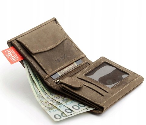 Ponadczasowy, skórzany portfel męski bez zapięcia RFID - Peterson Ponadczasowy, skórzany portfel męski bez zapięcia RFID - Peterson