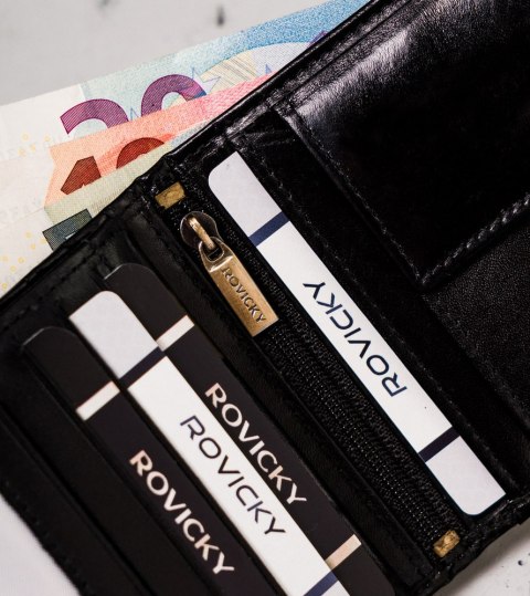 Skórzany portfel męski na karty z ochroną RFID Protect — Rovicky Skórzany portfel męski na karty z ochroną RFID Protect — Rovicky