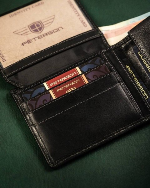 Męski portfel ze skóry naturalnej z systemem RFID - Peterson Męski portfel ze skóry naturalnej z systemem RFID - Peterson
