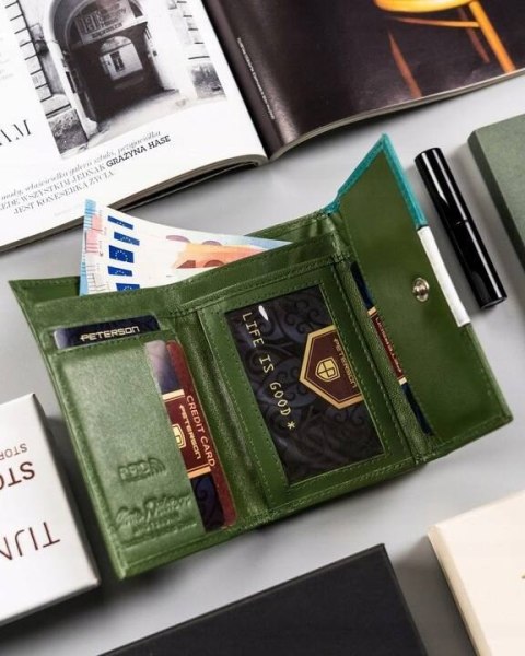 Zestaw prezentowy: skórzany portfel damski i woda perfumowana Lizard - Peterson Zestaw prezentowy: skórzany portfel damski i woda perfumowana Lizard - Peterson