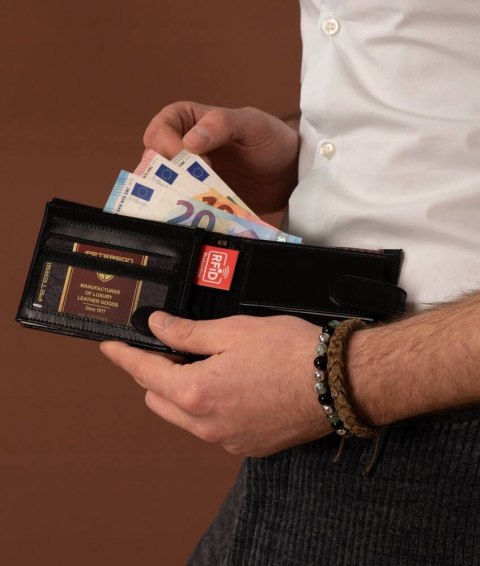 Duży, skórzany portfel męski z systemem RFID - Peterson Duży, skórzany portfel męski z systemem RFID - Peterson