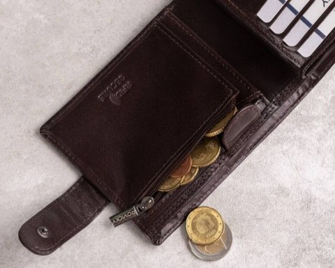 Skórzany portfel męski z systemem RFID zamykany na zatrzask - Rovicky Skórzany portfel męski z systemem RFID zamykany na zatrzask - Rovicky