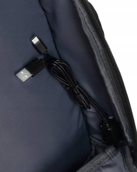 Duży, pojemny plecak z portem USB i miejscem na laptopa - Peterson Duży, pojemny plecak z portem USB i miejscem na laptopa - Peterson