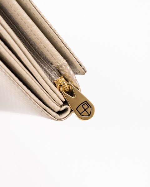 Elegancki, skórzany portfel damski na zatrzask - Peterson Elegancki, skórzany portfel damski na zatrzask - Peterson