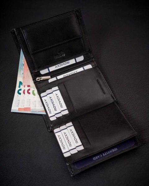 Portfel męski wyposażony w system RFID wykonany ze skóry naturalnej - Rovicky Portfel męski wyposażony w system RFID wykonany ze skóry naturalnej - Rovicky
