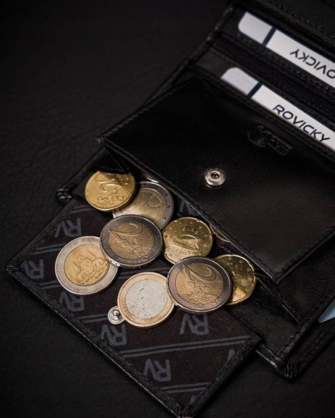 Portfel męski wyposażony w system RFID wykonany ze skóry naturalnej - Rovicky Portfel męski wyposażony w system RFID wykonany ze skóry naturalnej - Rovicky
