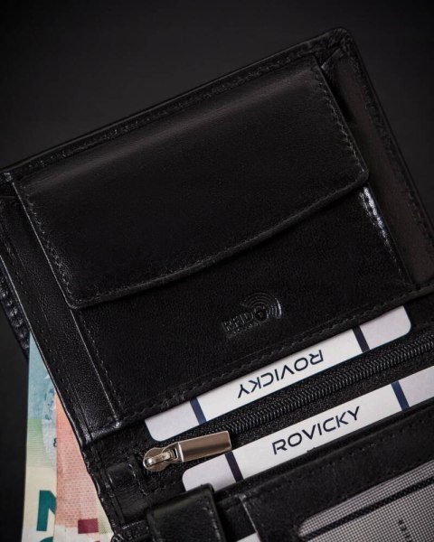 Skórzany portfel męski wyposażony w system RFID - Rovicky Skórzany portfel męski wyposażony w system RFID - Rovicky