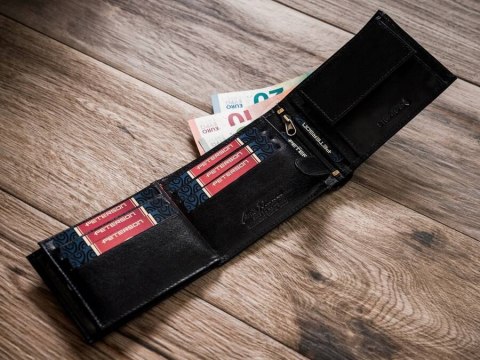 Skórzany portfel męski z systemem RFID - Peterson Skórzany portfel męski z systemem RFID - Peterson
