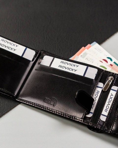 Skórzany, poziomy portfel męski z systemem RFID - Rovicky Skórzany, poziomy portfel męski z systemem RFID - Rovicky