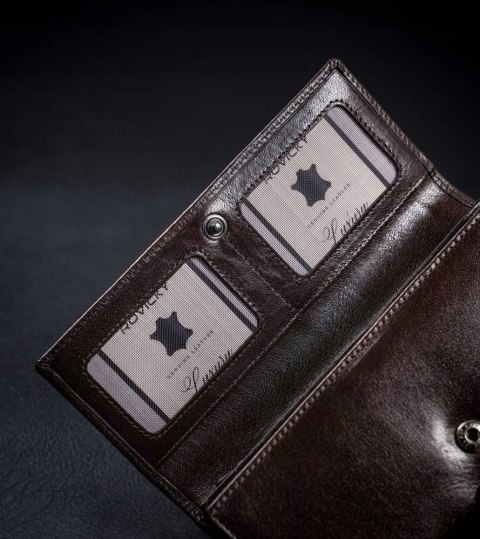 Skórzany portfel damski na karty z ochroną RFID Protect - Rovicky Skórzany portfel damski na karty z ochroną RFID Protect - Rovicky