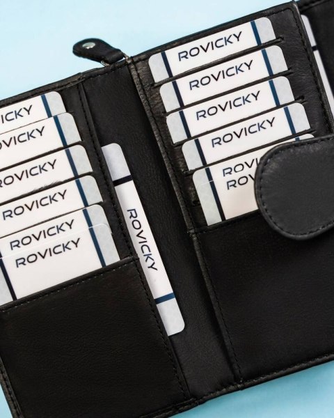Pojemny, skórzany portfel damski na zatrzask ze wzorem pawich piór - Rovicky Pojemny, skórzany portfel damski na zatrzask ze wzorem pawich piór - Rovicky