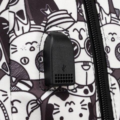 Praktyczny plecak szkolny z portem USB mieszczący format A4 - Peterson Praktyczny plecak szkolny z portem USB mieszczący format A4 - Peterson