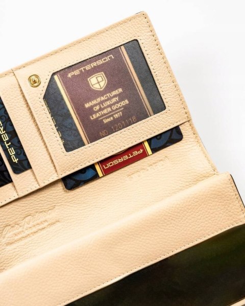 Czarno-złoty, elegancki portfel damski zamykany na zatrzask - Peterson Czarno-złoty, elegancki portfel damski zamykany na zatrzask - Peterson