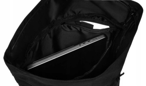 Czarny sportowy plecak typu roll-top na regulowanych szelkach - Peterson Czarny sportowy plecak typu roll-top na regulowanych szelkach - Peterson