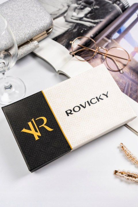 Czerwony portfel damski ze skóry ekologicznej z pikowanym panelem - Rovicky Czerwony portfel damski ze skóry ekologicznej z pikowanym panelem - Rovicky