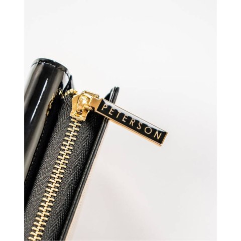 Elegancki portfel damski z lakierowaną klapką pokryty wzorem imitującym skórę gadów - Peterson Elegancki portfel damski z lakierowaną klapką pokryty wzorem imitującym skórę gadów - Peterson