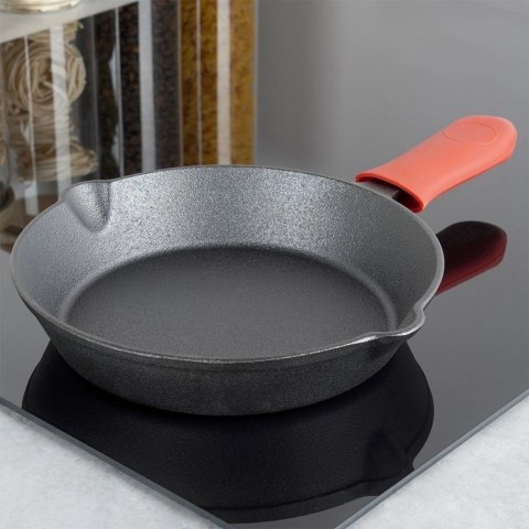 Patelnia żeliwna z nakładką silikonową CAST LINE 20 cm Patelnia żeliwna z nakładką silikonową CAST LINE 20 cm