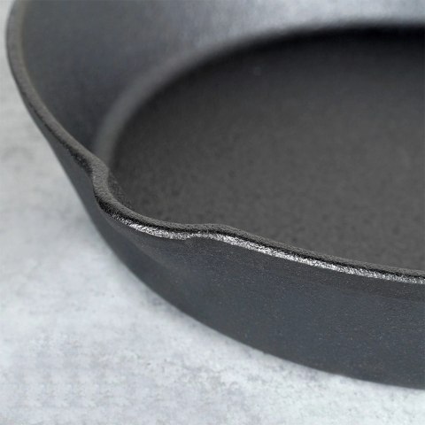 Patelnia żeliwna z nakładką silikonową CAST LINE 20 cm Patelnia żeliwna z nakładką silikonową CAST LINE 20 cm