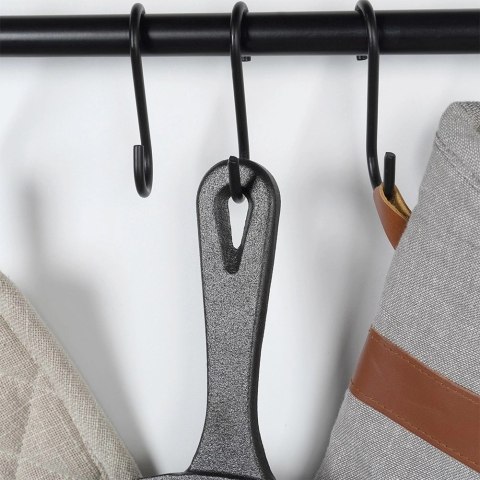 Patelnia żeliwna z nakładką silikonową CAST LINE 20 cm Patelnia żeliwna z nakładką silikonową CAST LINE 20 cm
