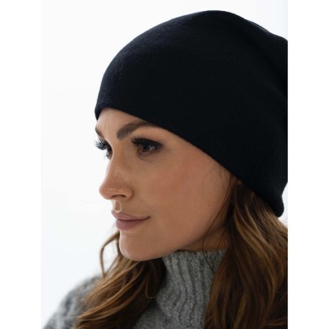 Czapka damska Beanie z kryształkami czarna - Peterson Czapka damska Beanie z kryształkami czarna - Peterson
