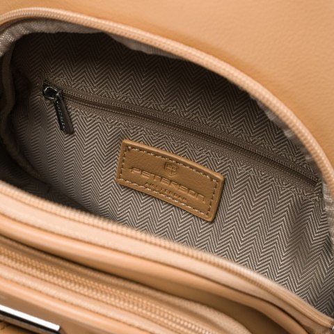 Sportowa beżowa saszetka damska na ramię nerka crossbody ze skóry ekologicznej Peterson Sportowa beżowa saszetka damska na ramię nerka crossbody ze skóry ekologicznej Peterson