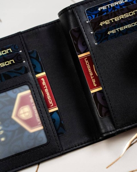 Portfel damski średnich rozmiarów ze skóry ekologicznej - Peterson Portfel damski średnich rozmiarów ze skóry ekologicznej - Peterson