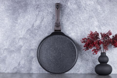 PATELNIA NALEŚNIKOWA Z POWŁOKĄ GRANITOWĄ 28CM DO NALEŚNIKÓW BERLINGER HAUS SHINY BLACK BH-7132 PATELNIA NALEŚNIKOWA Z POWŁOKĄ GRANITOWĄ 28CM DO NALEŚNIKÓW BERLINGER HAUS SHINY BLACK BH-7132