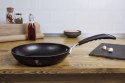 PATELNIA TYTANOWA 24cm BERLINGER HAUS BLACK PROFESSIONAL LINE BH-6116