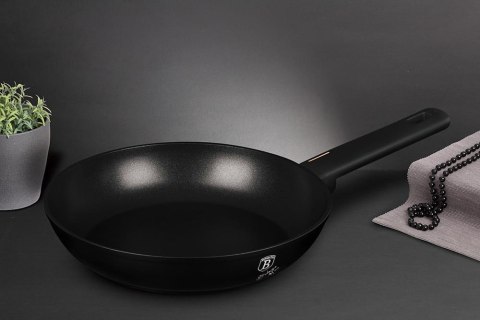 PATELNIA Z POWŁOKĄ TYTANOWĄ 24CM BERLINGER HAUS MONACO BH-7083 PATELNIA Z POWŁOKĄ TYTANOWĄ 24CM BERLINGER HAUS MONACO BH-7083