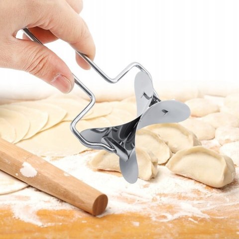 WYKRAWACZ DO CIASTA NA PIEROGI 7.5CM BRUNBESTE BB-3100 WYKRAWACZ DO CIASTA NA PIEROGI 7.5CM BRUNBESTE BB-3100