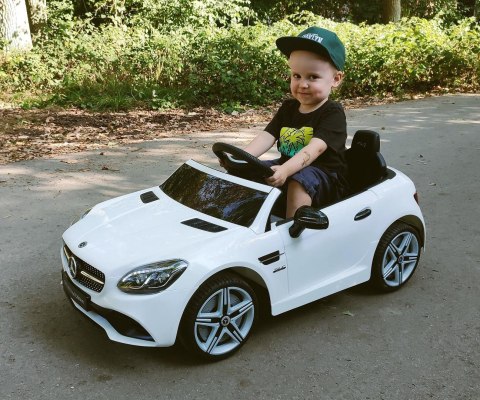 Milly Mally Pojazd na akumulator Mercedes-Benz SLC White Milly Mally Pojazd na akumulator Mercedes-Benz SLC White