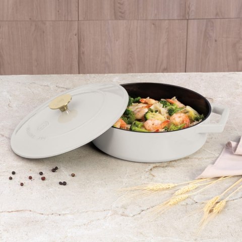 EMALIOWANY NISKI GARNEK ŻELIWNY 2.57L 26CM BERLINGER HAUS STRONG MOLD SAHARA BH-6530 EMALIOWANY NISKI GARNEK ŻELIWNY 2.57L 26CM BERLINGER HAUS STRONG MOLD SAHARA BH-6530