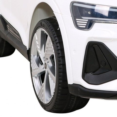 Audi E-Tron Sportback dla dzieci Biały + Pilot + Napęd 4x4 + Wolny Start + Radio MP3 + LED Audi E-Tron Sportback dla dzieci Biały + Pilot + Napęd 4x4 + Wolny Start + Radio MP3 + LED