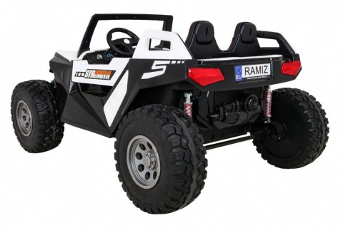 Buggy Clash na akumulator dla 2 dzieci Biały + Pilot + Napęd 4x4 + Regulacja siedzenia + Radio MP3 + LED Buggy Clash na akumulator dla 2 dzieci Biały + Pilot + Napęd 4x4 + Regulacja siedzenia + Radio MP3 + LED