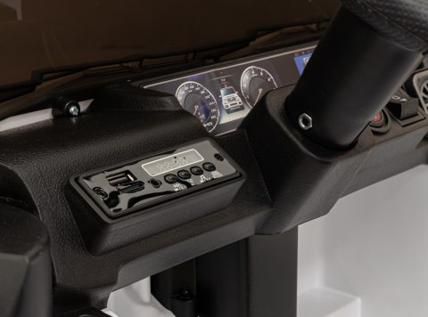 Mercedes AMG G63 dla dzieci Biały + Pilot + MP3 LED + Wolny Start + EVA + Pasy Mercedes AMG G63 dla dzieci Biały + Pilot + MP3 LED + Wolny Start + EVA + Pasy
