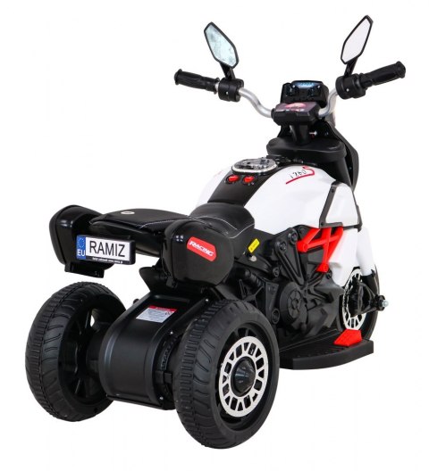 Motorek Fast Tourist na akumulator dla dzieci Biały + Audio + Światła + Ekoskóra Motorek Fast Tourist na akumulator dla dzieci Biały + Audio + Światła + Ekoskóra