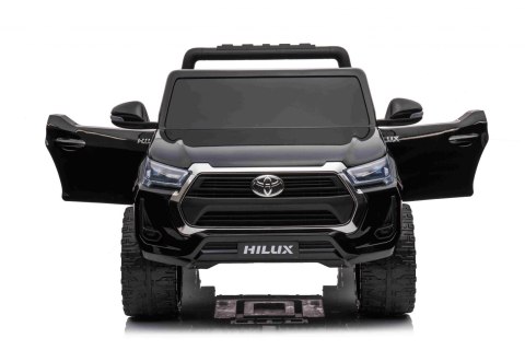 Toyota Hilux na akumulator dla dzieci Czarny + Napęd 4x4 + Pilot + 2 bagażniki + Radio MP3 + LED Toyota Hilux na akumulator dla dzieci Czarny + Napęd 4x4 + Pilot + 2 bagażniki + Radio MP3 + LED