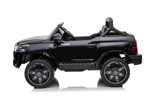 Toyota Hilux na akumulator dla dzieci Czarny + Napęd 4x4 + Pilot + 2 bagażniki + Radio MP3 + LED Toyota Hilux na akumulator dla dzieci Czarny + Napęd 4x4 + Pilot + 2 bagażniki + Radio MP3 + LED