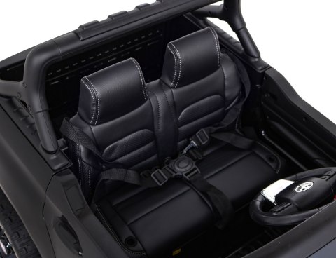 Toyota Hilux na akumulator dla dzieci Czarny + Napęd 4x4 + Pilot + 2 bagażniki + Radio MP3 + LED Toyota Hilux na akumulator dla dzieci Czarny + Napęd 4x4 + Pilot + 2 bagażniki + Radio MP3 + LED
