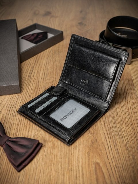 Elegancki pionowy portfel męski bez zapięcia ze skóry naturalnej - Rovicky Elegancki pionowy portfel męski bez zapięcia ze skóry naturalnej - Rovicky